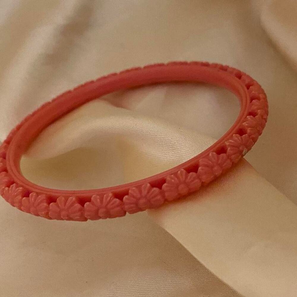 Antique Vintage Salmon pink carved celluloid floral bangle bracelet 1920-1930’s